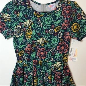 Small LuLaRoe NWT Amelia Dress with pockets!